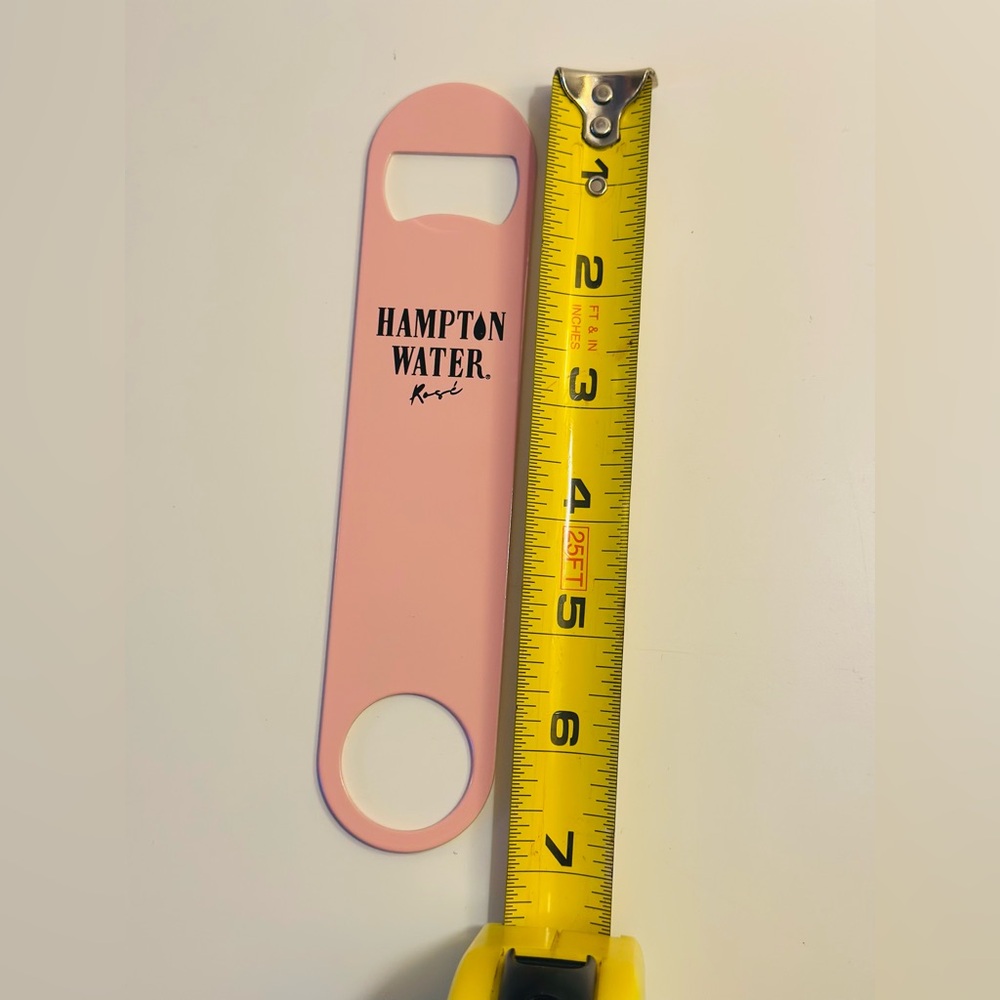🆕🎀 Hampton Water Pink Bottle Opener - Picture 3 of 5